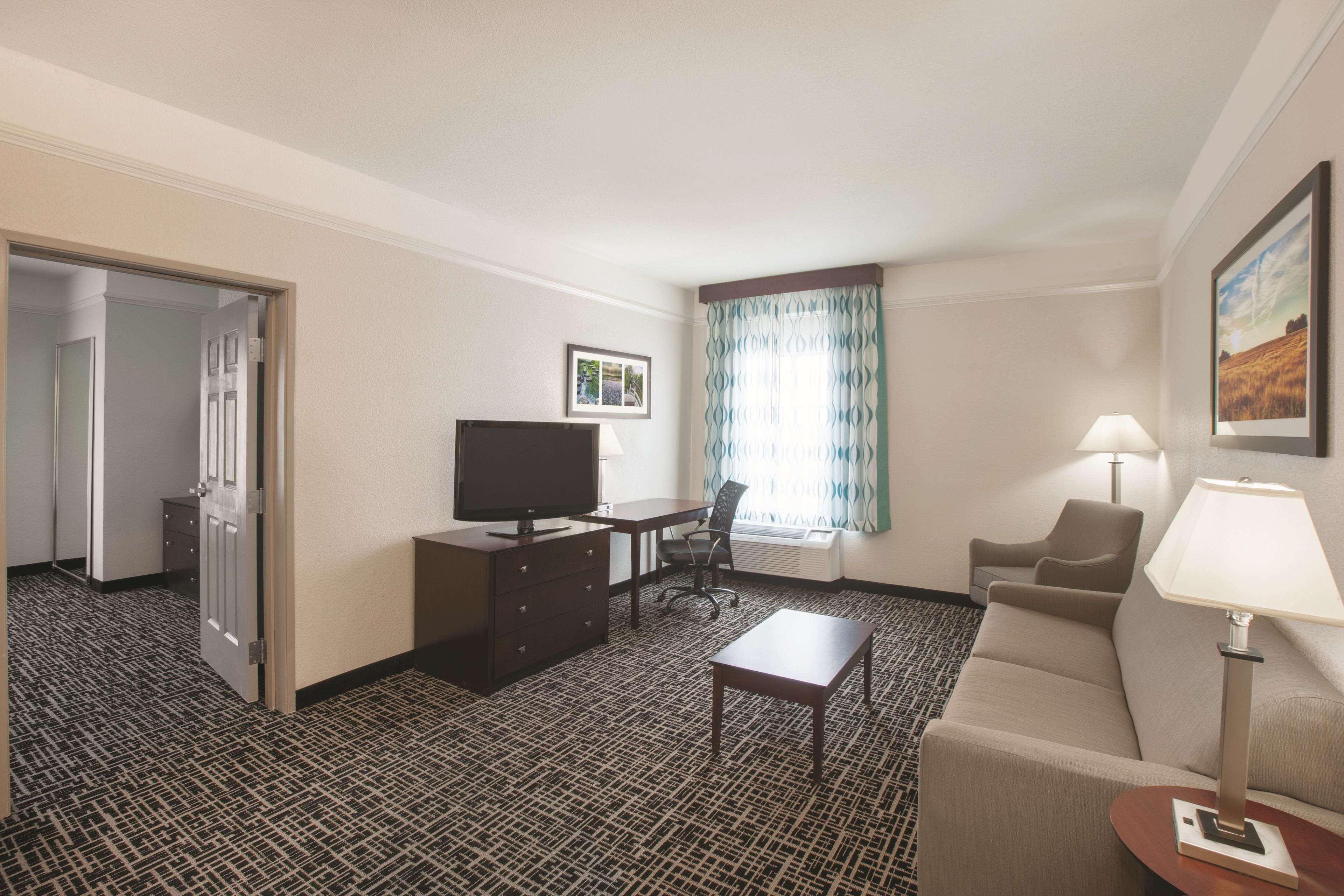 La Quinta By Wyndham Mansfield Tx Hotel Exterior photo